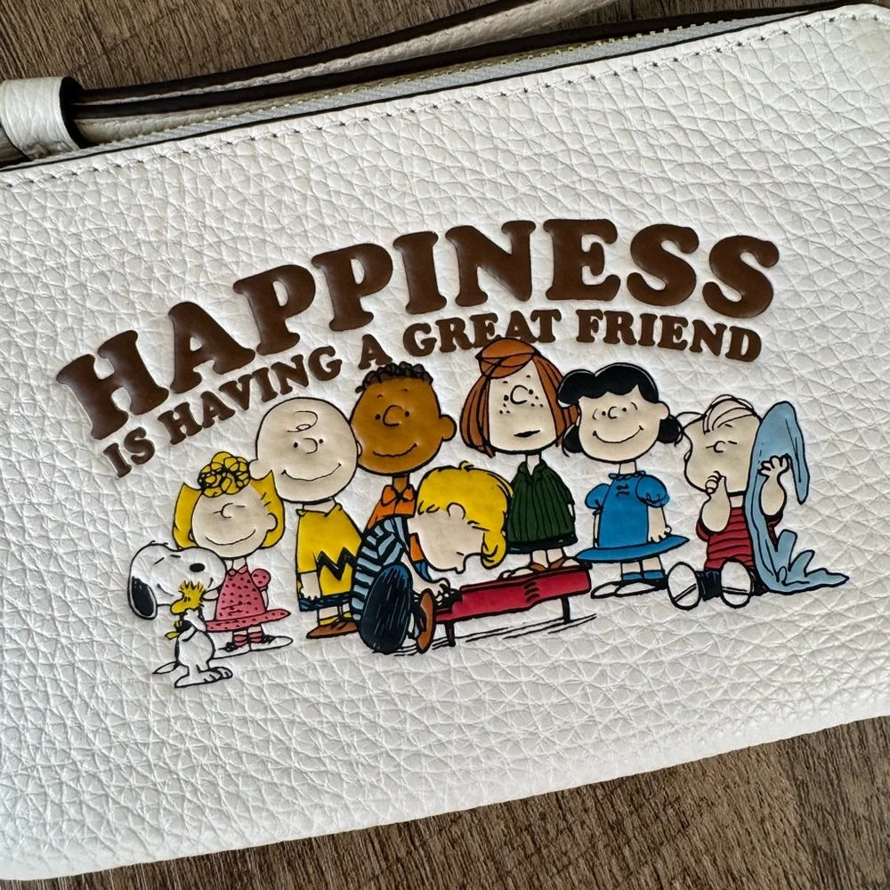 Coach x Peanuts Corner Zip Wristlet NWOT - Picture 3 of 15